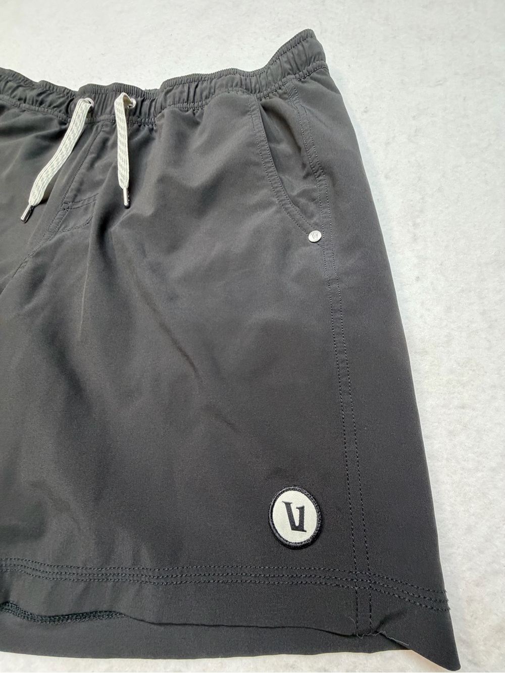Vuori Men's Kore Shorts 7” Lined with White Drawstring - Picture 3 of 8